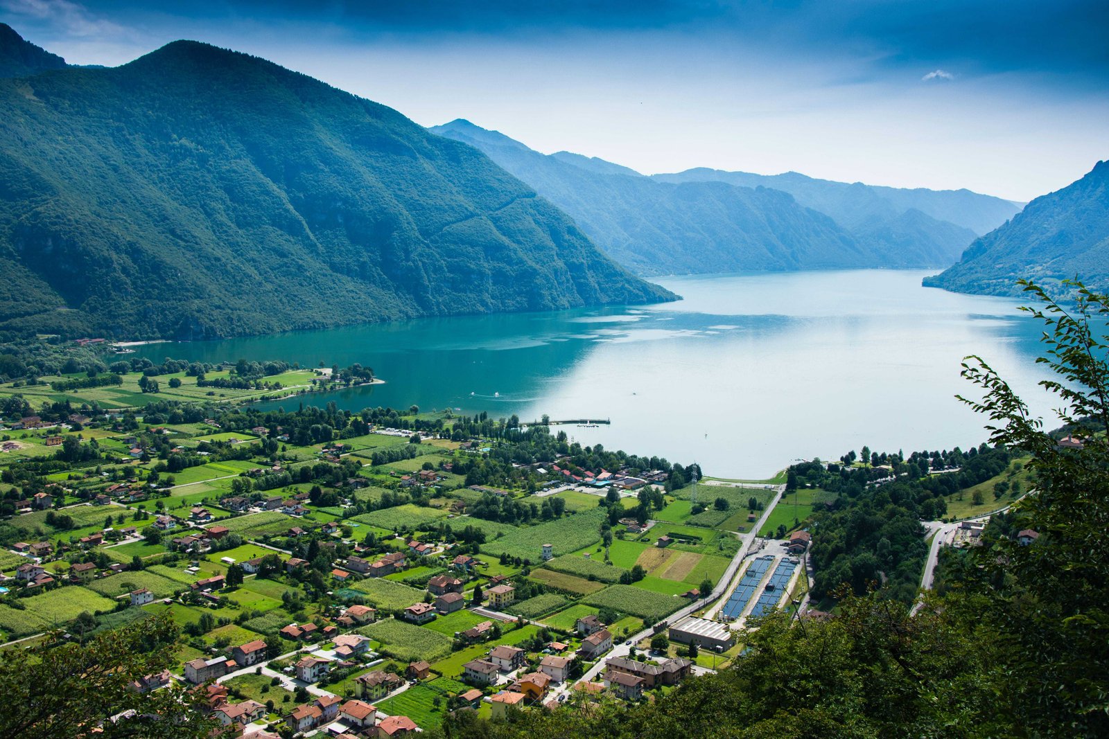 LIST: The 20 Regions and 107 Provinces Italy (2026) 33 View onto Garda lake