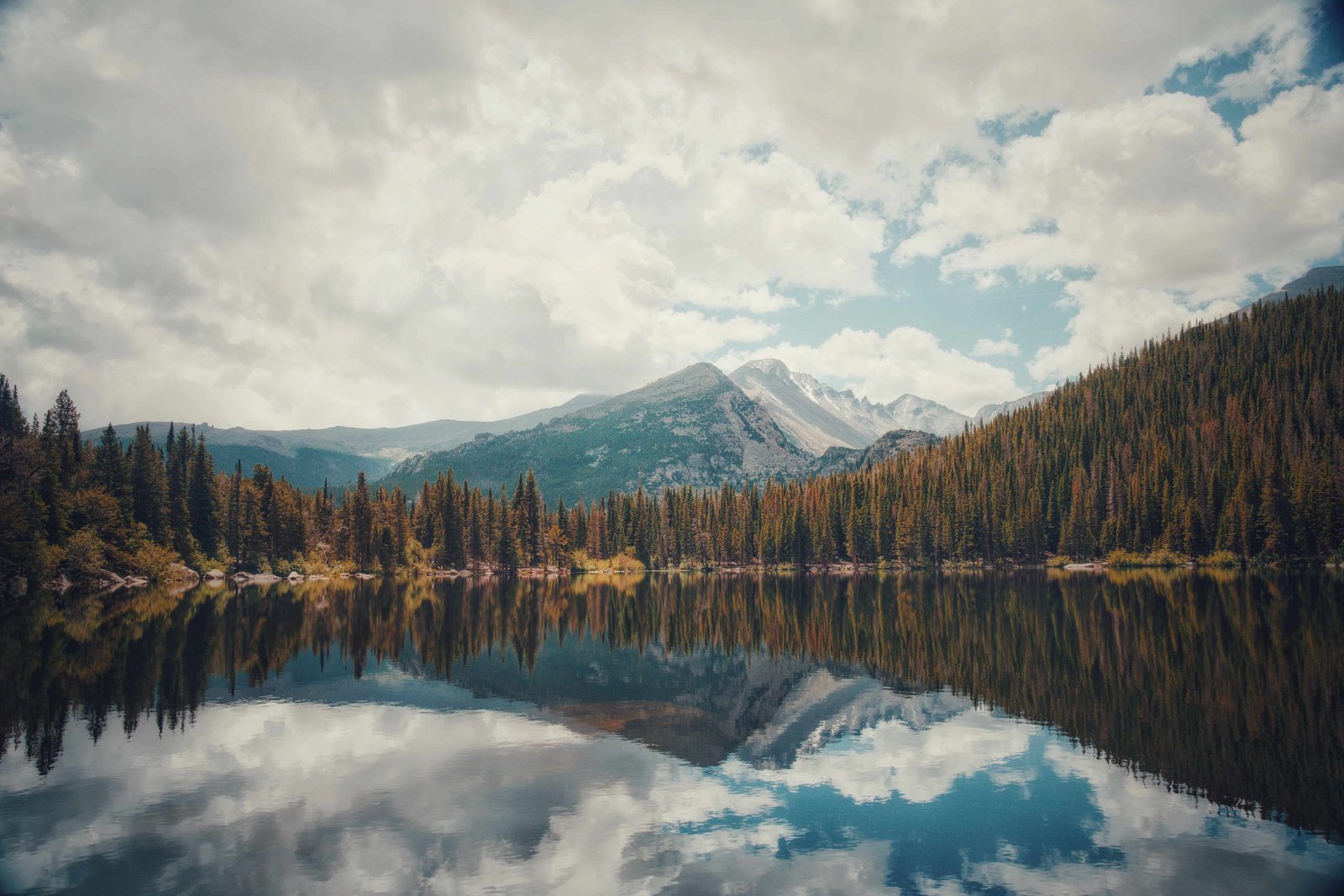 Lake Haiyaha: Easy Hike in Rocky Mountain National Park 5 Bear Lake.