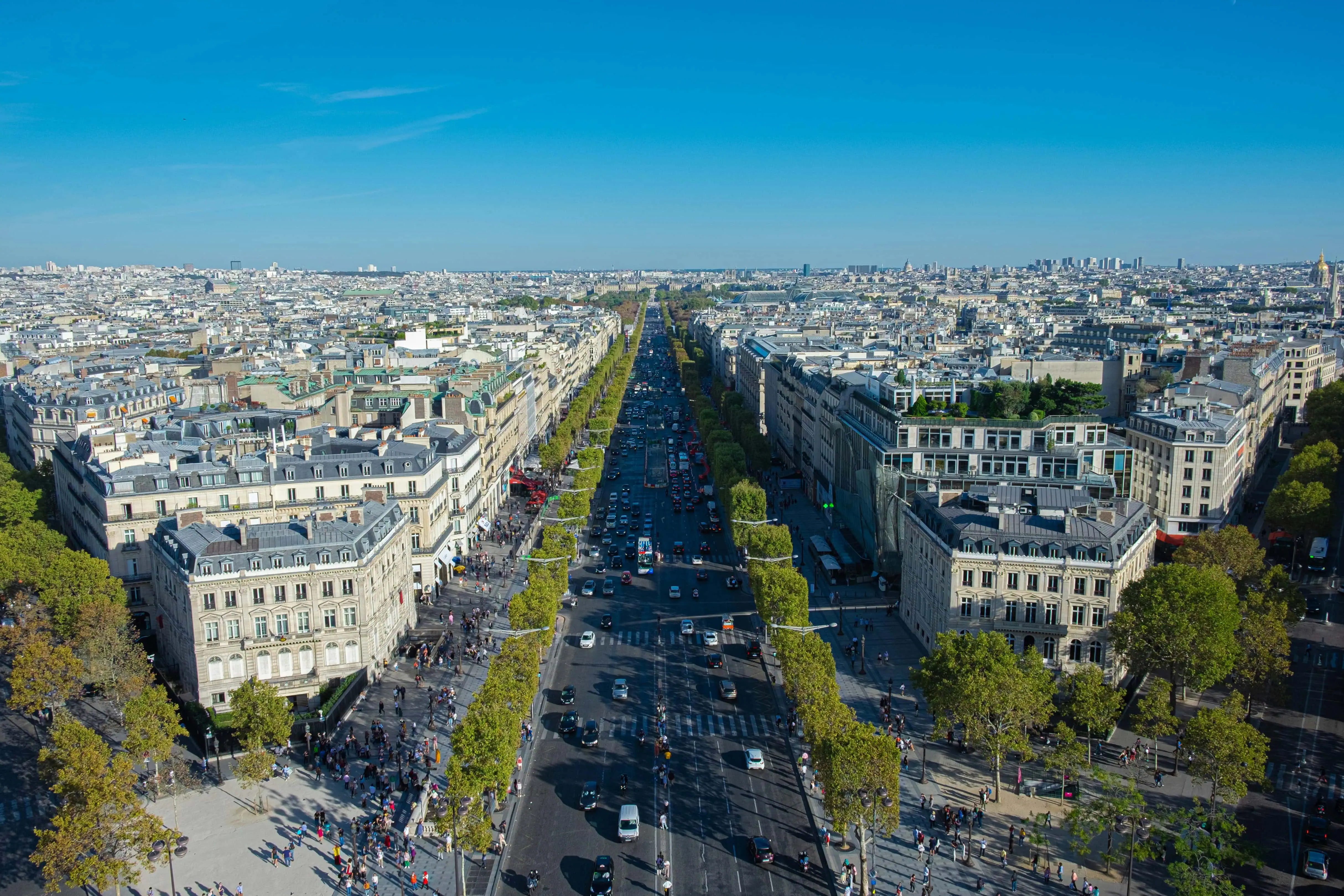 Avenue Charles de Gaulle is THE PLACE TO BE when you want to go shopping in Paris.