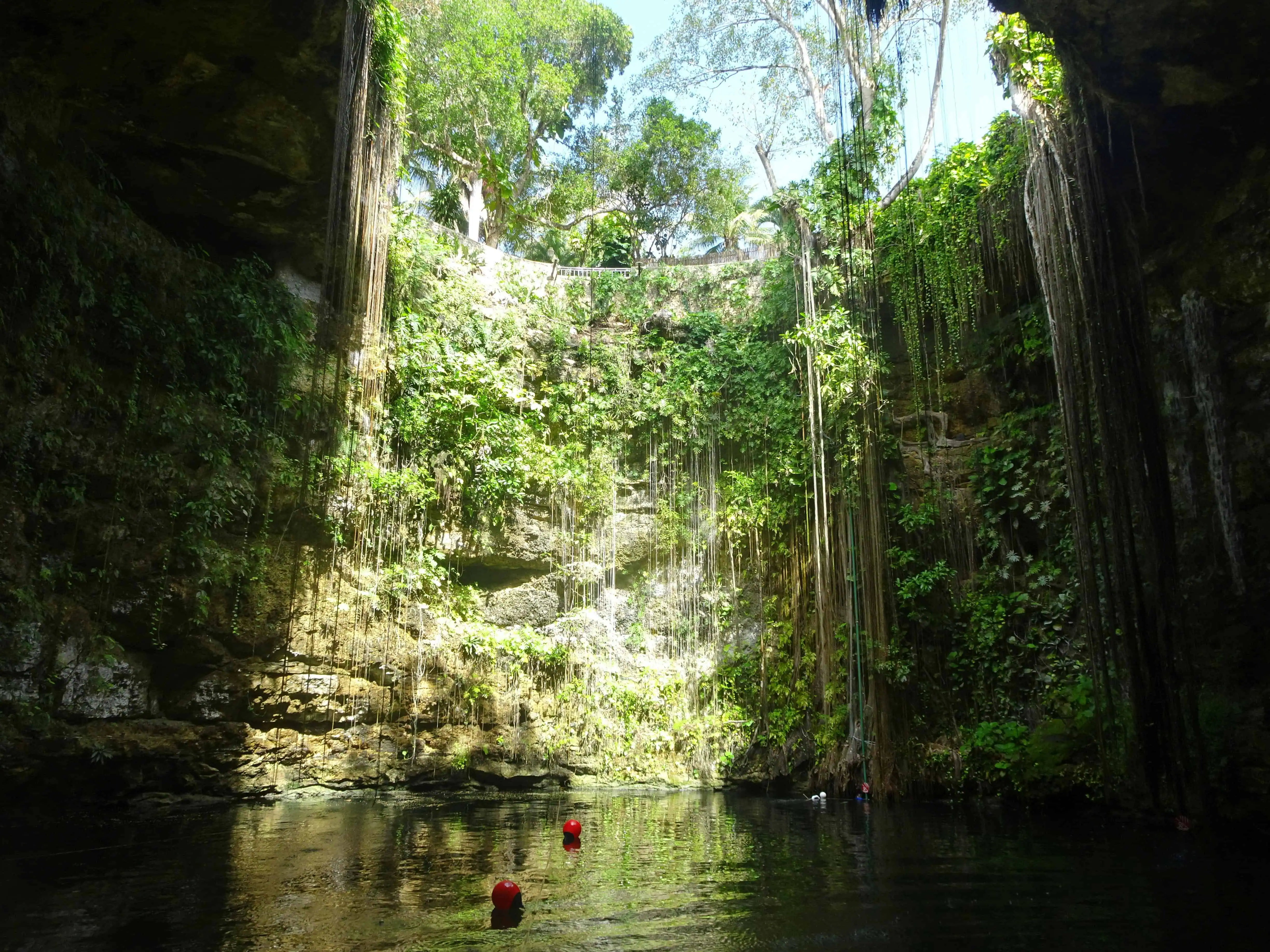 Cenote Ik Kil Yucatan