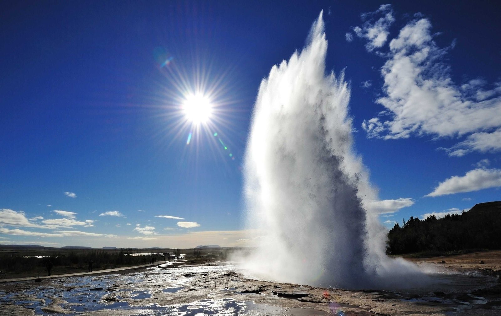 Hrunalaug Hot Springs (REVIEW + TIPS) in 2026 5 Friends and Family Travel