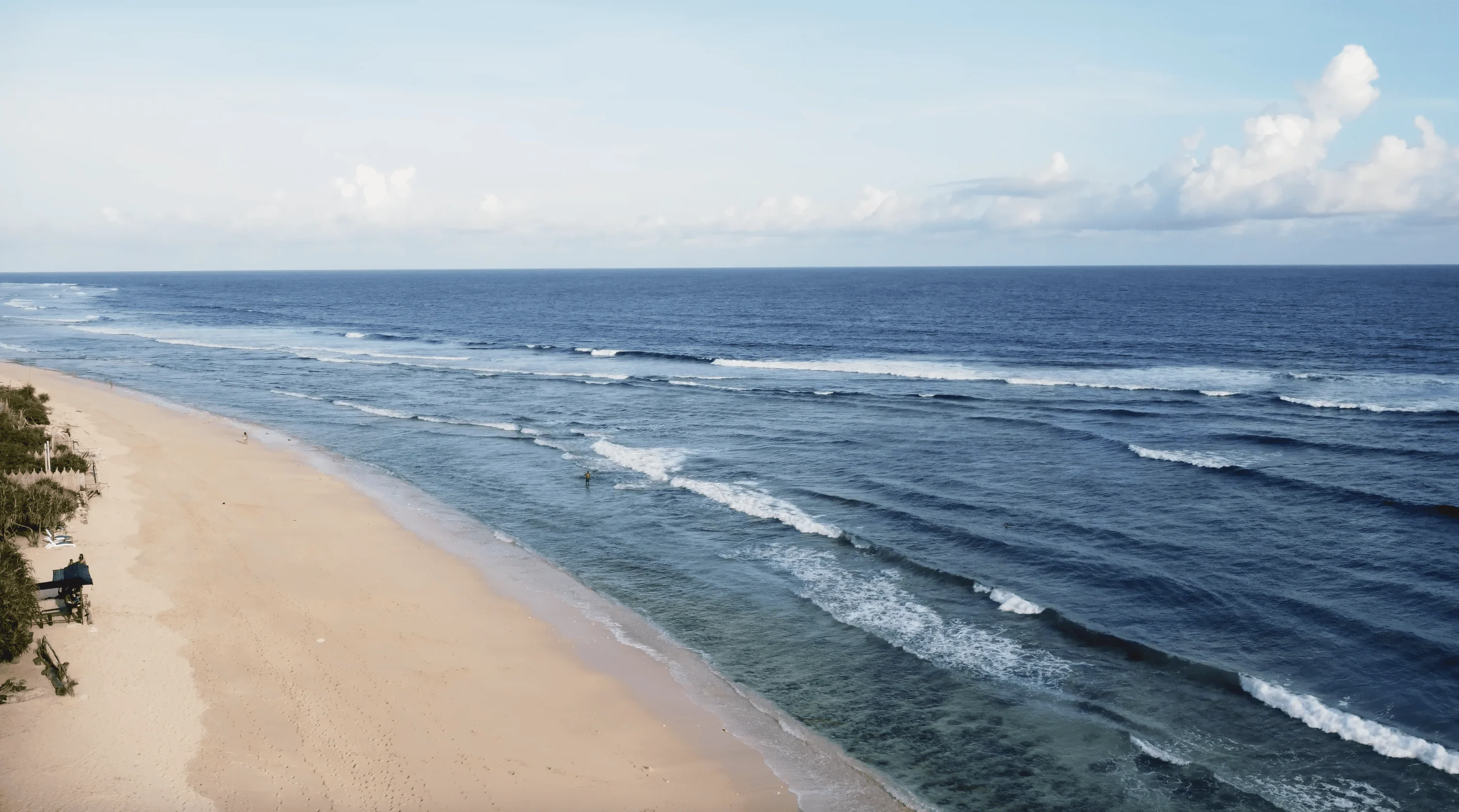 Sunny day in Nyang Nyang beach