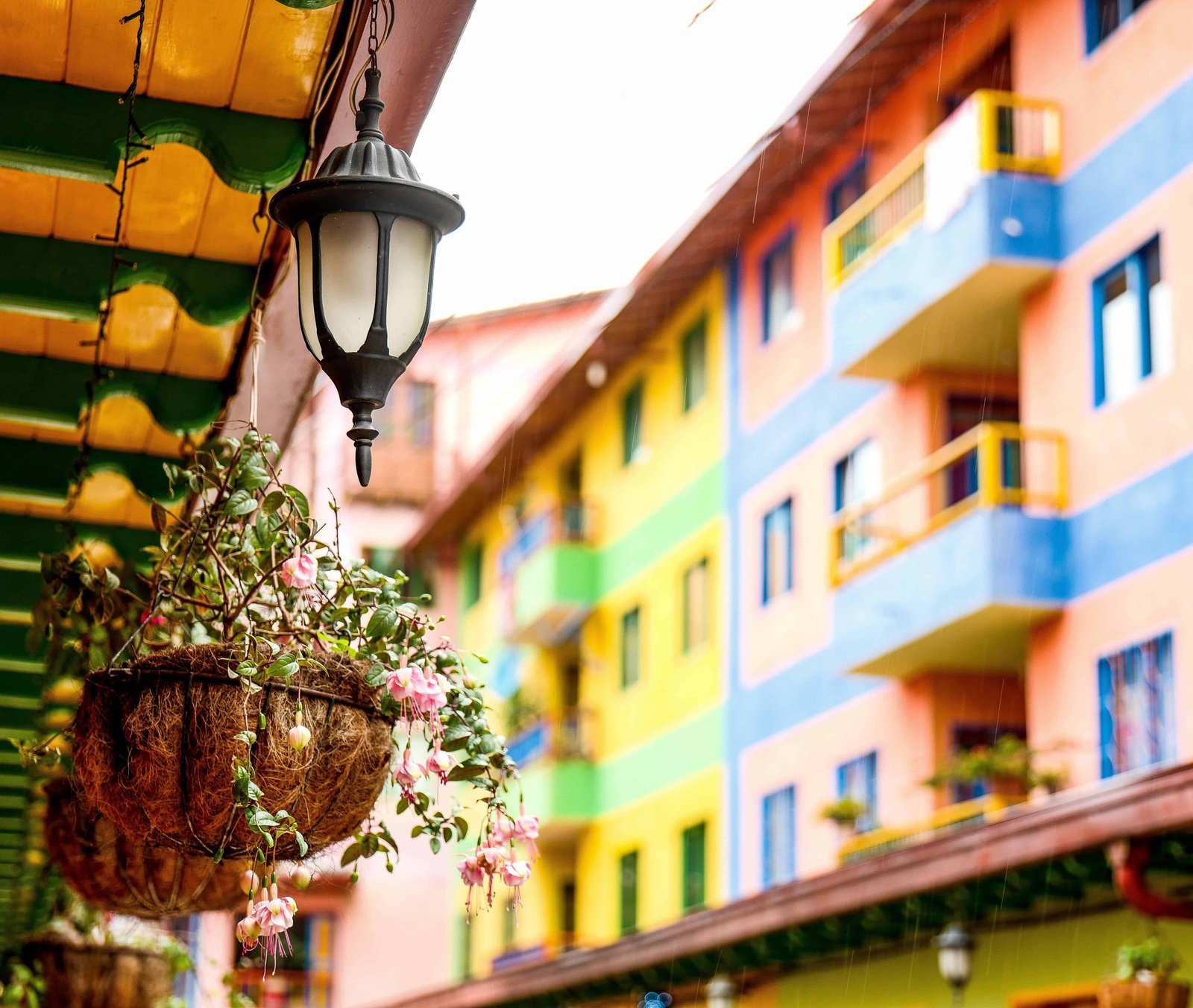 Guatape: The Truth About Visiting In 2026! 12 Zocalos in Guatapé