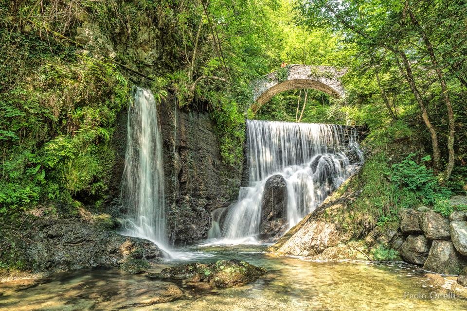 Map of Lake Como (Best Towns, Hotels & How to Plan Your Trip) 18 One fall in Val Sanagra Park