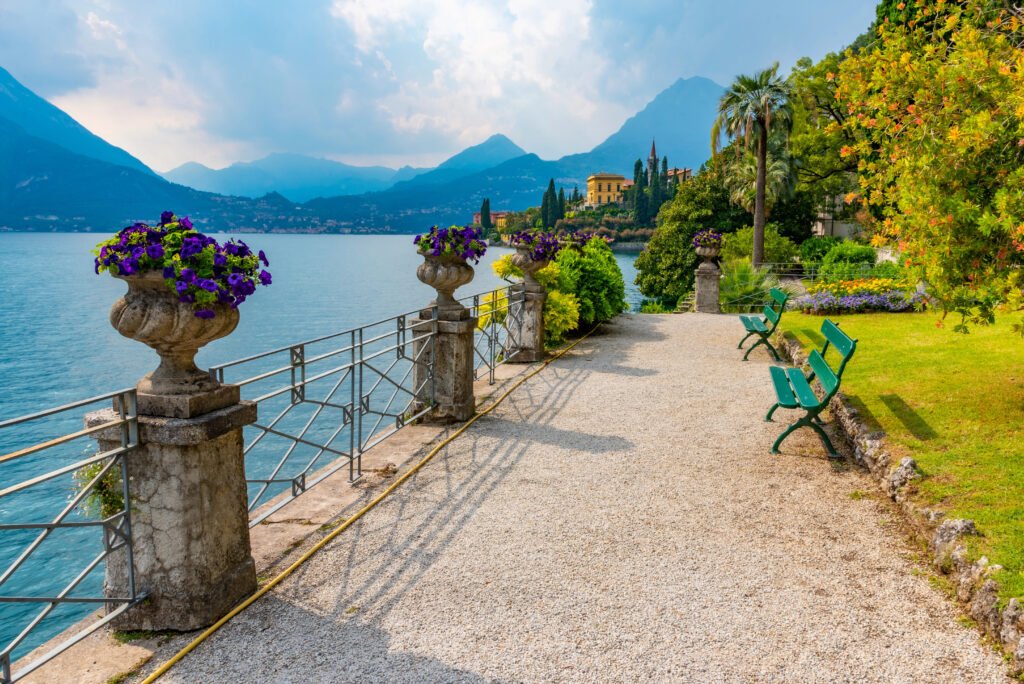 Map of Lake Como (Best Towns, Hotels & How to Plan Your Trip) 32 Villa Cipressi in Varenna