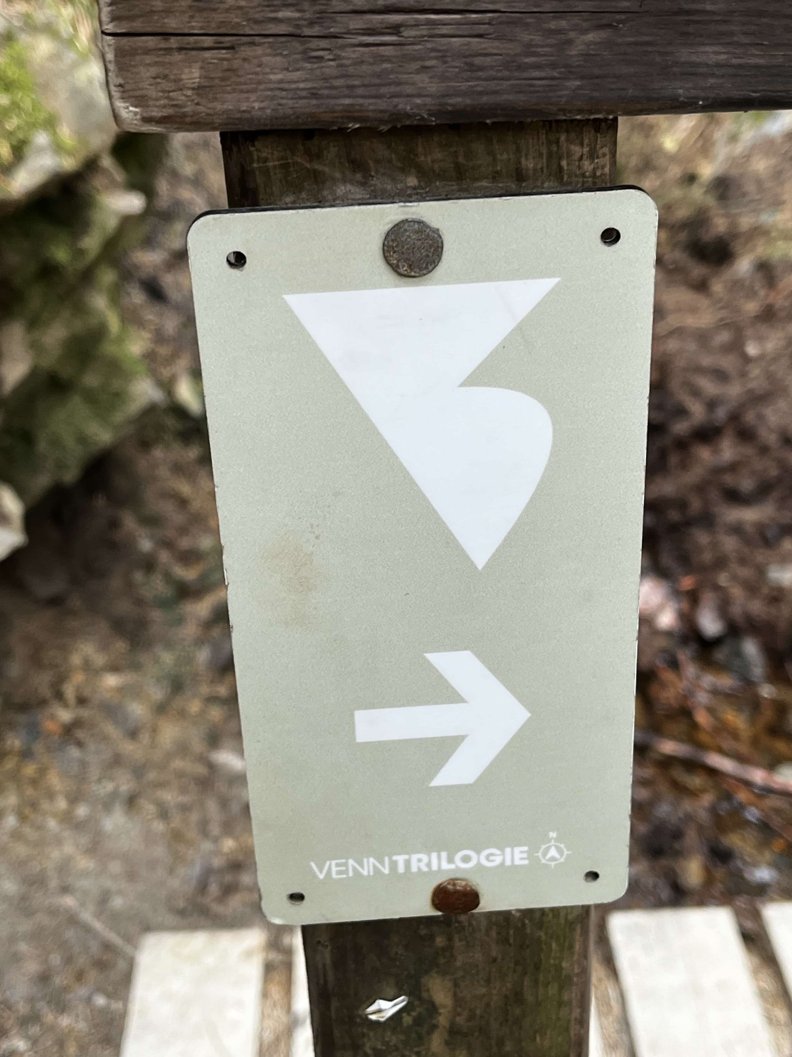 Le Canyon des Trôs Marets, 5km: Review of our Hike in Malmedy 4 Following the signs for the trail. The Blue rectangle is sometimes replaced by this