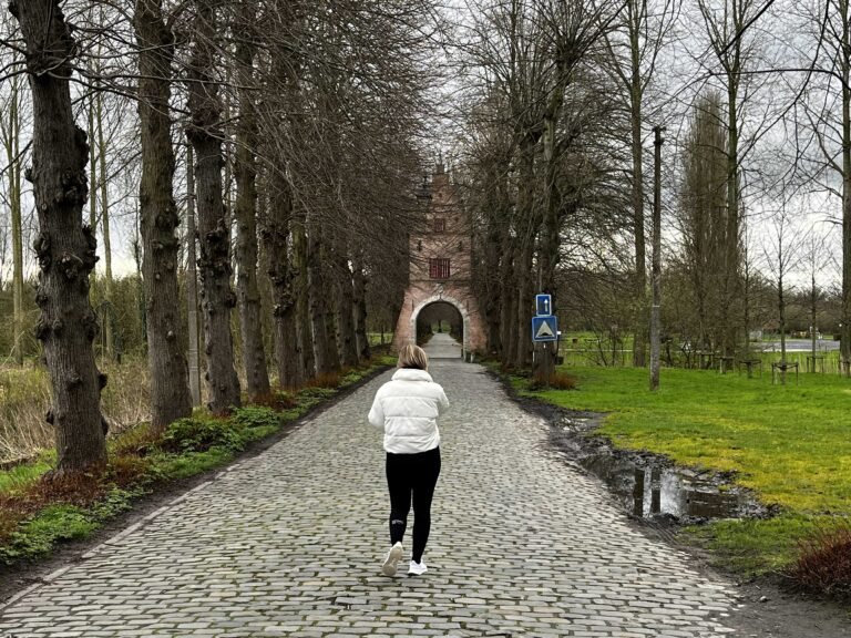 Start of the hike towards the gate of Ooidonk castle