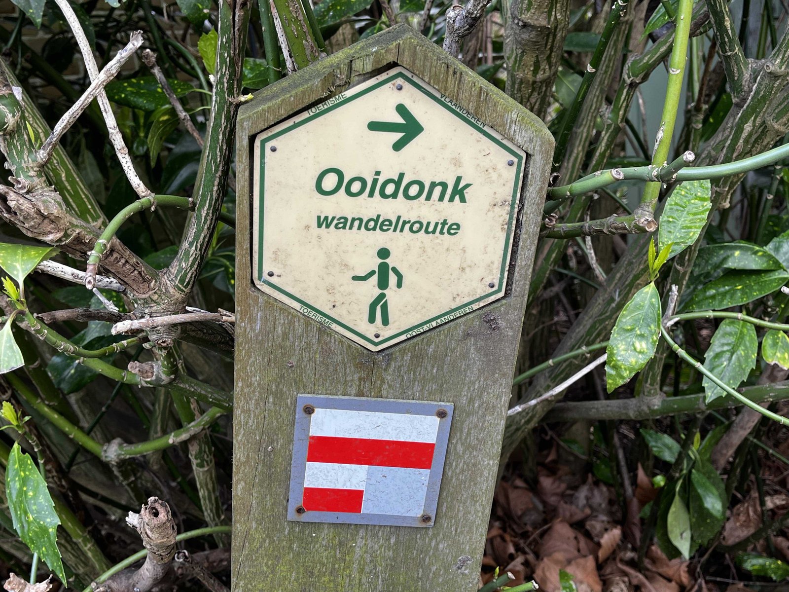 Ooidonk Castle Loop Hike: Review 5 You have to keep following this signboard