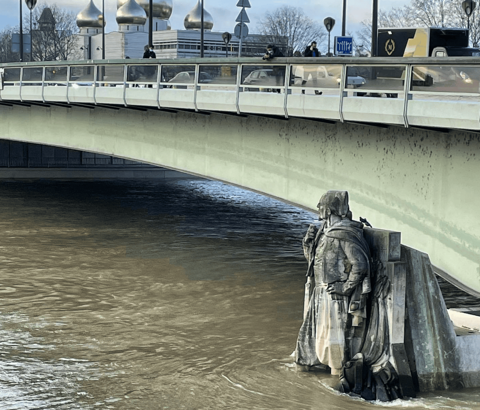 Pont de L'Alma: Worth a visit in Paris? 3 Pont de l'alma