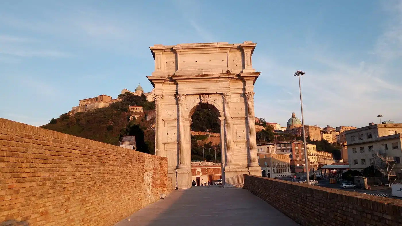Arco di Traiano