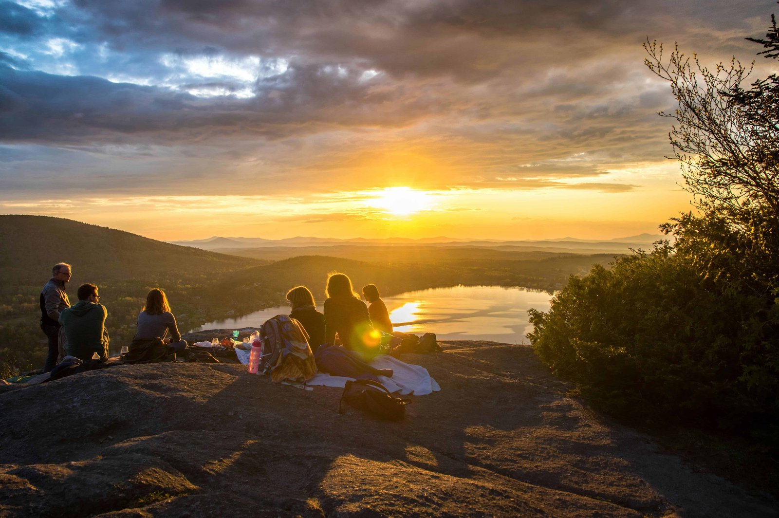 Leave No Trace Principle: Seven Key Points 10 Respect other visitors