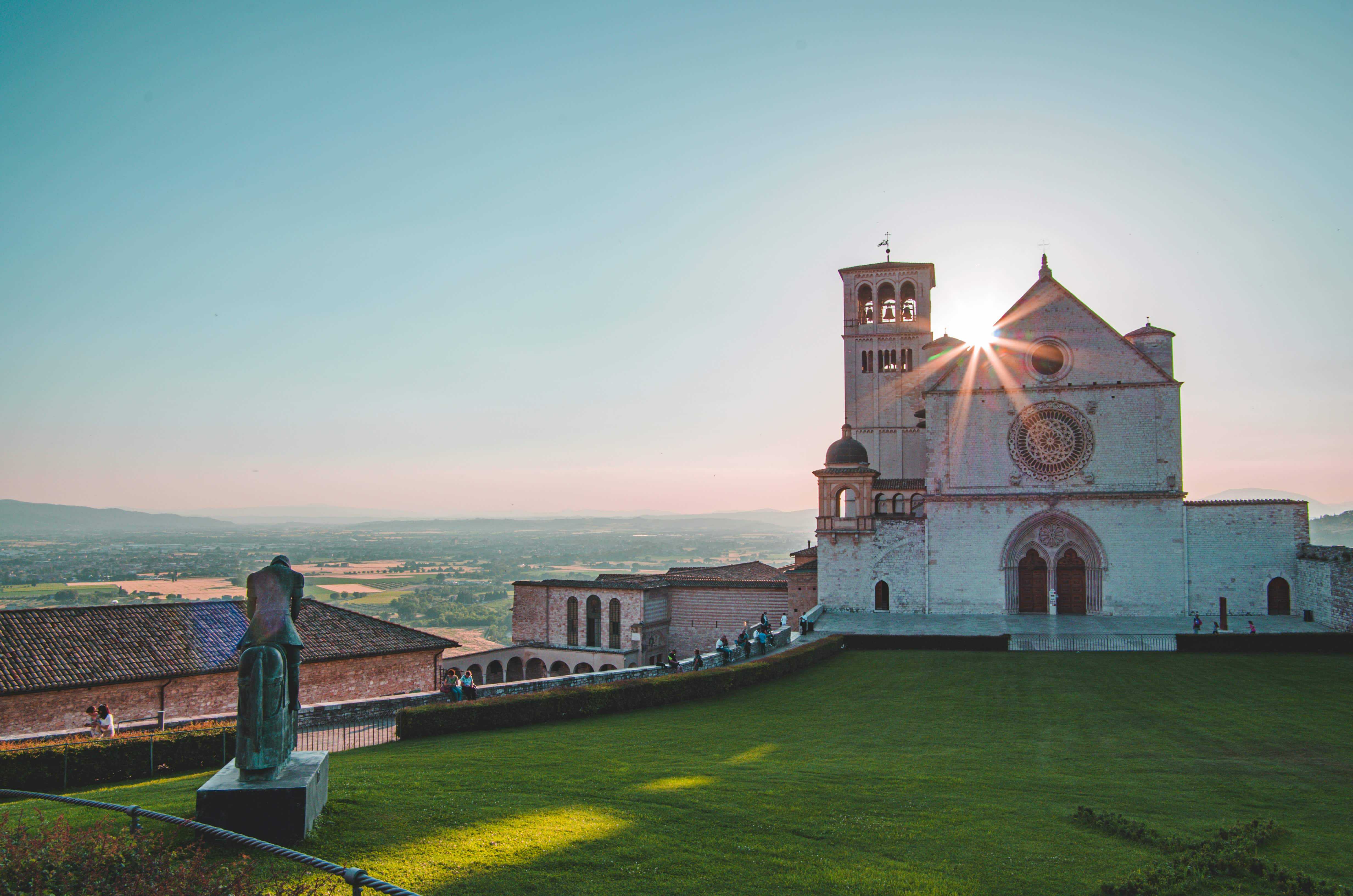 Top Things To Do When You Tour Umbria (2026) 11 Walking in Assisi