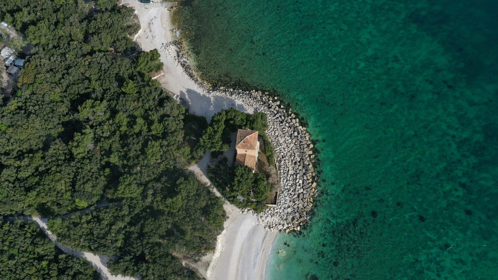 Ancona's coastal beauty: A guide to seaside sights 4 Portonovo Beach