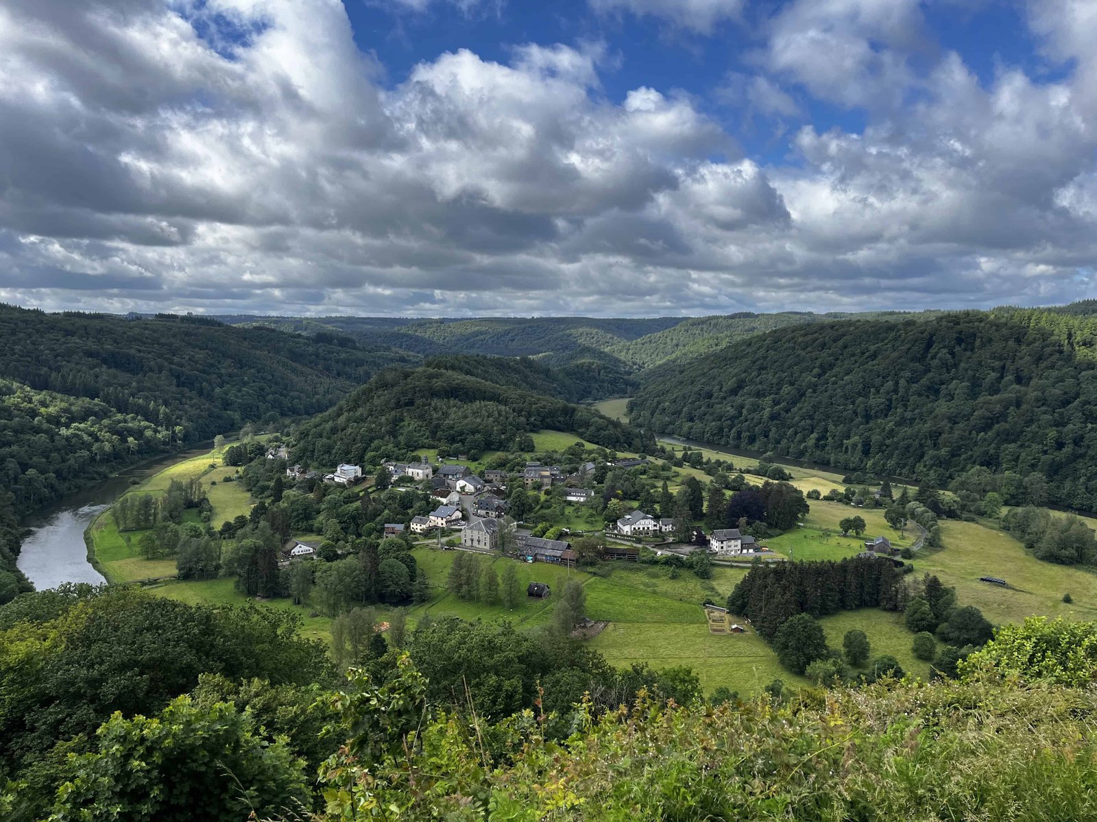 SIM Local eSIM REVIEW 2026: What Worked, What Didn’t + Exclusive Discount code 10 Return to Rochehaut