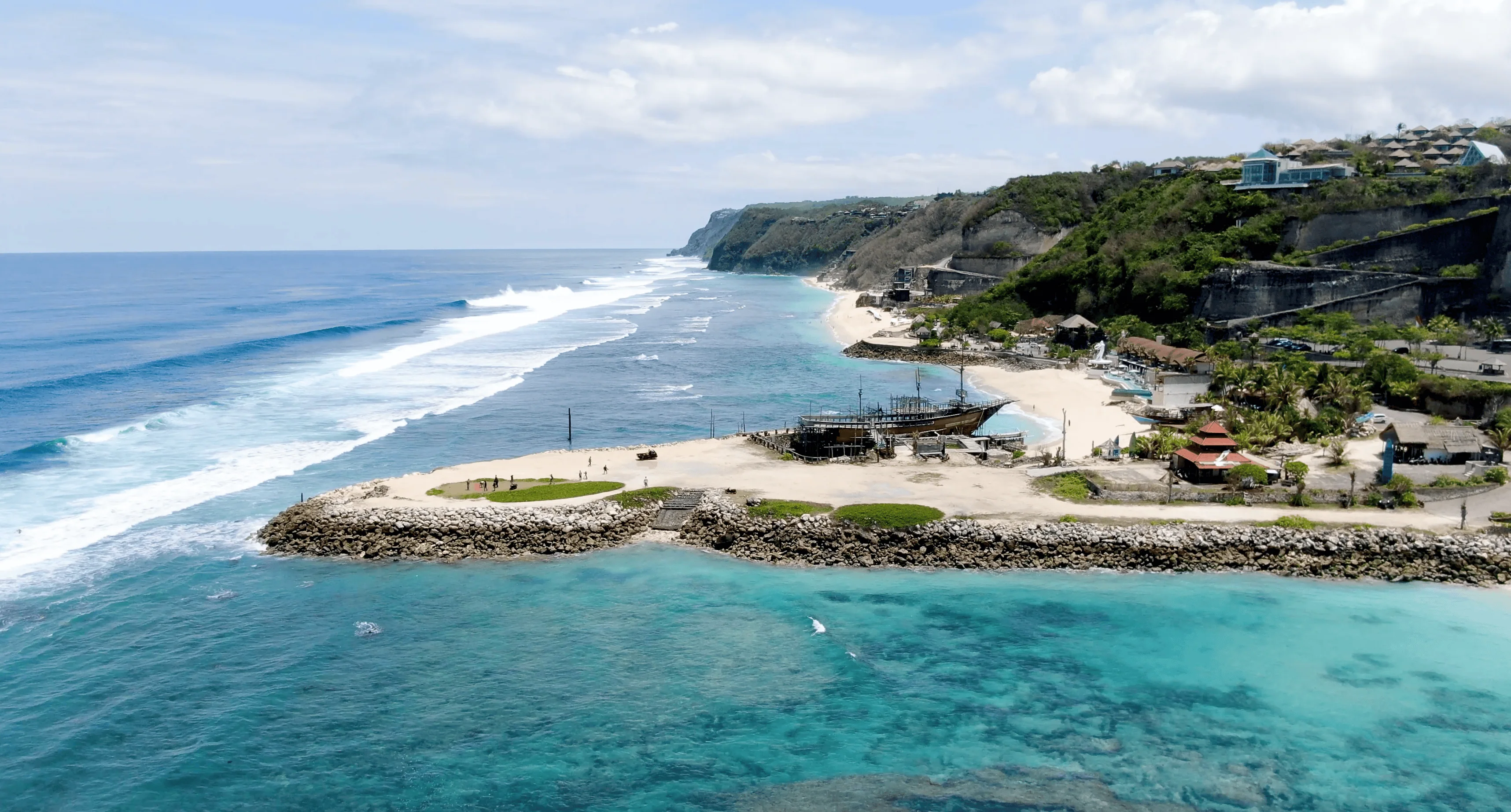 Melasti Beach overview of the beach