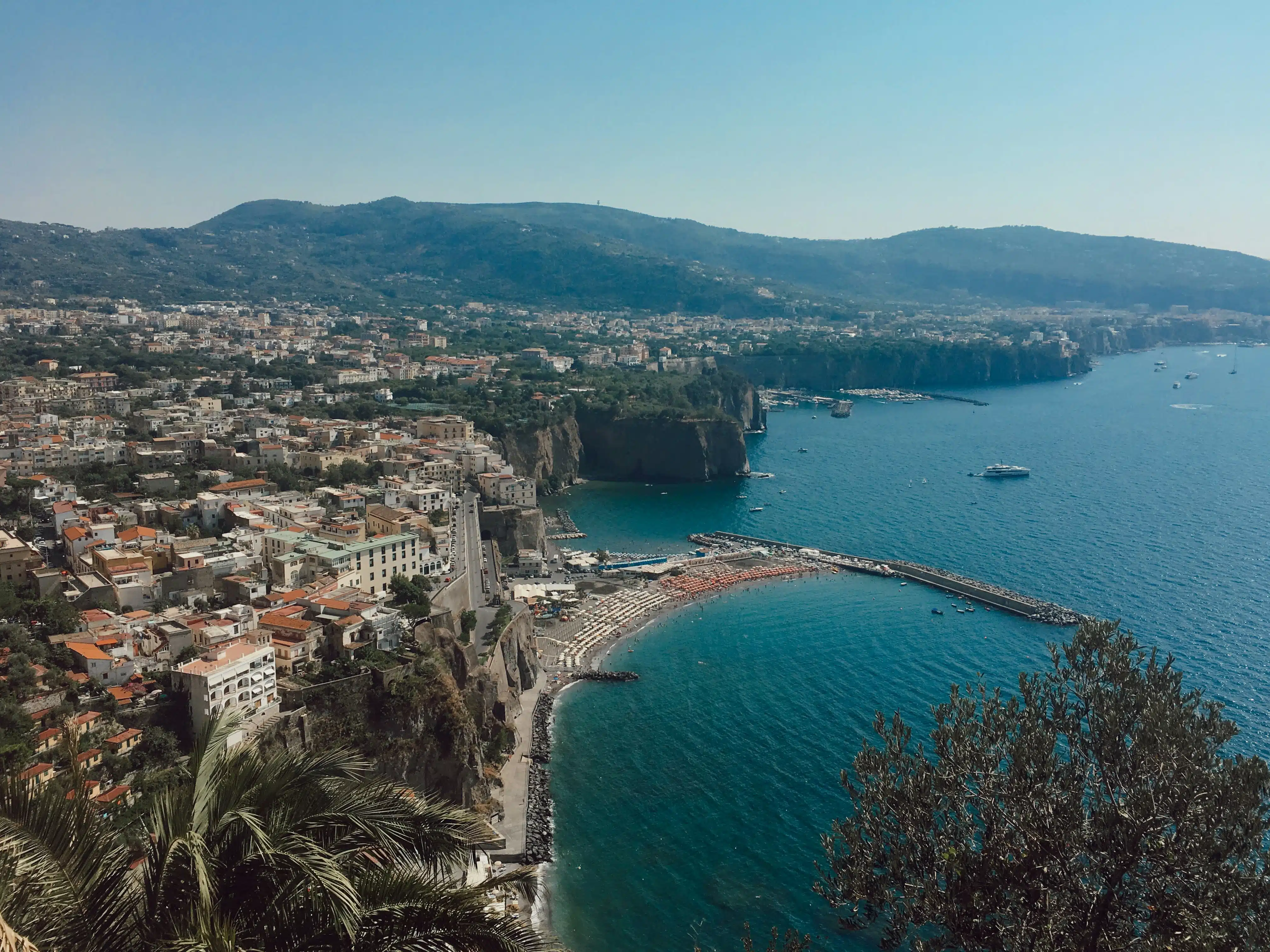 Overview over the Sorrento Bay