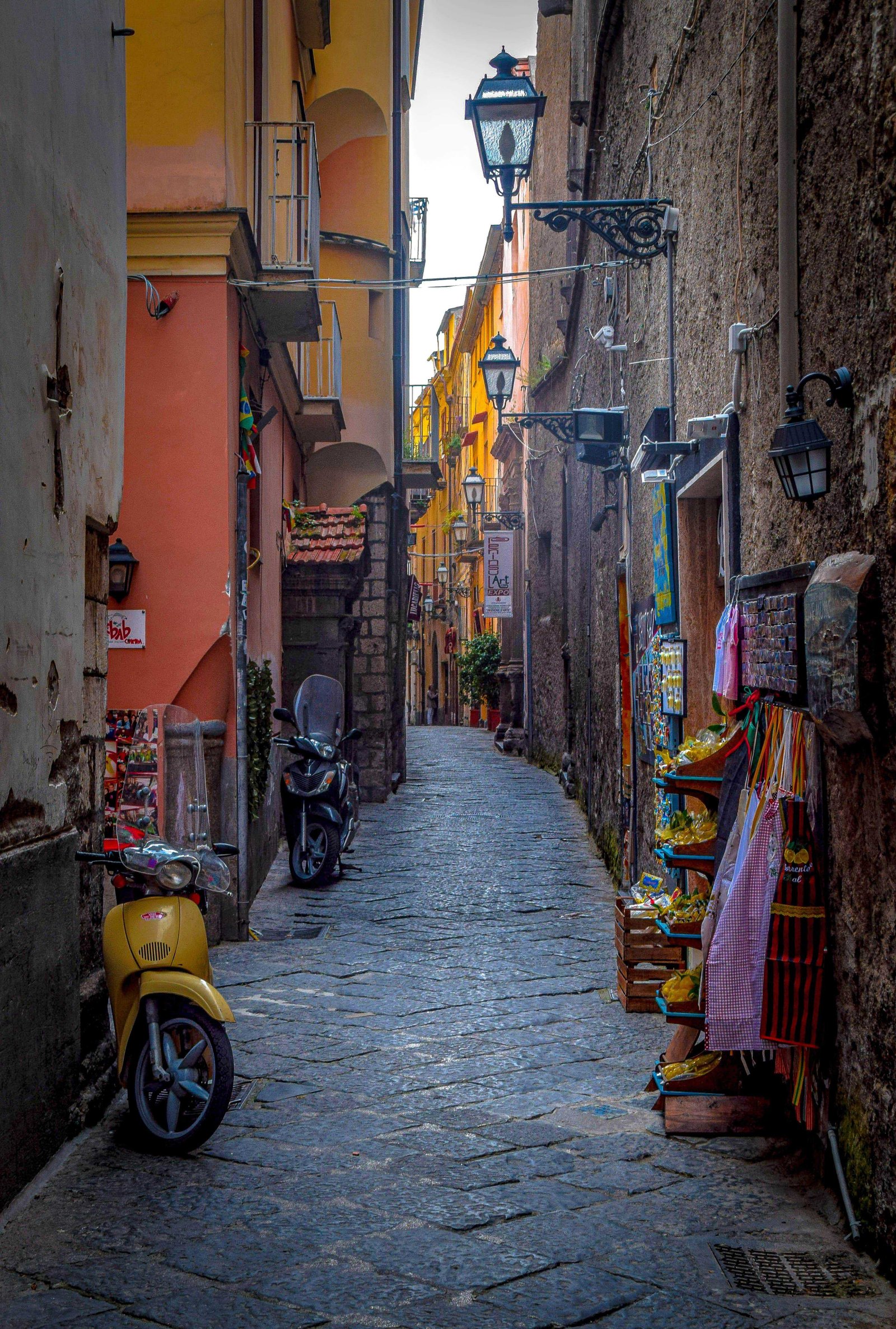 Travel Guide Sorrento, a Must-See on the Amalfi Coast 14 Sorrento walking steets