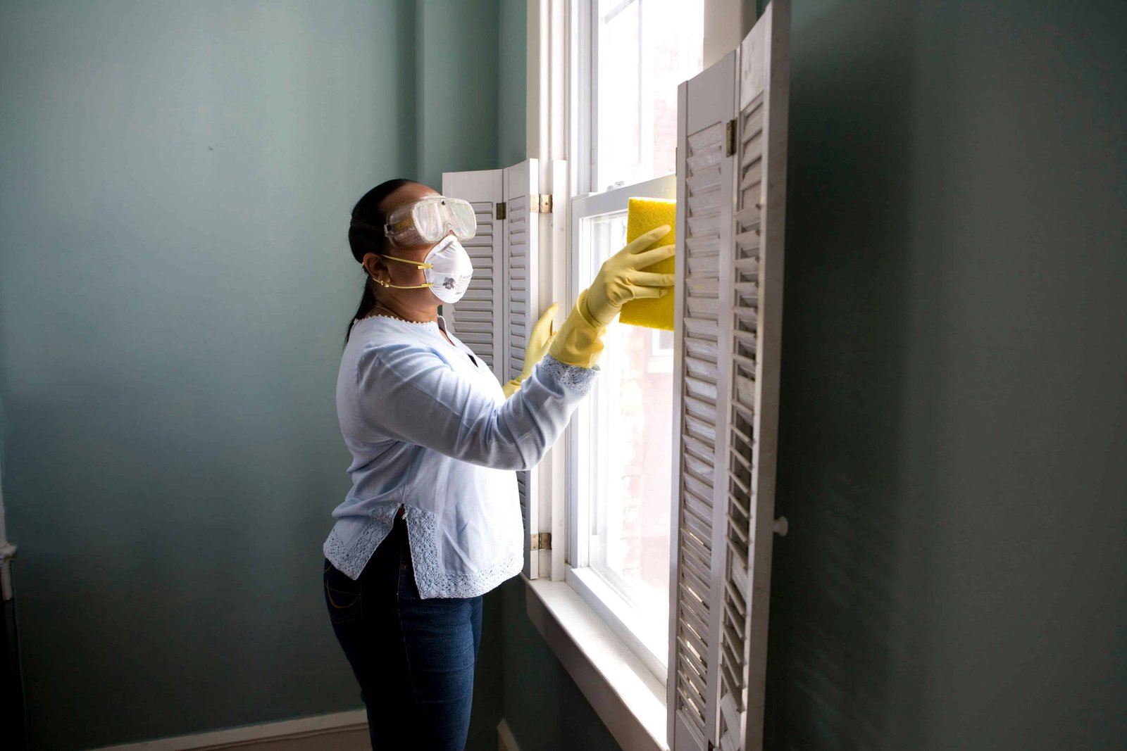 Boosting Your Hotel Room Safety: Tips for a Worry-Free Stay 4 Hotel Room Safety
