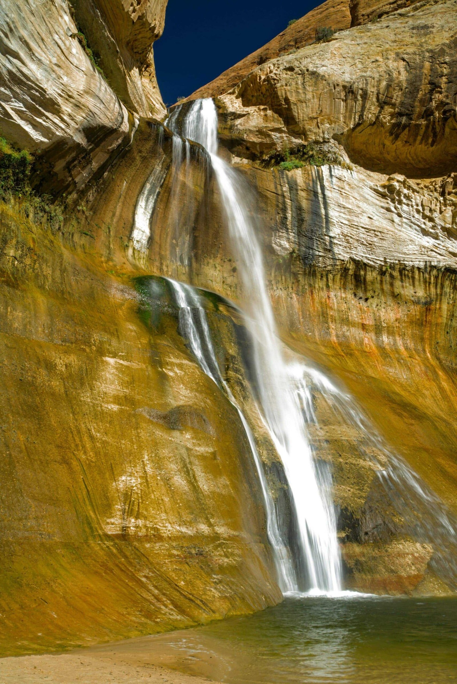Lower Calf Creek Falls: A Magical Waterfall Hike! 1 Lower Calf Creek Falls