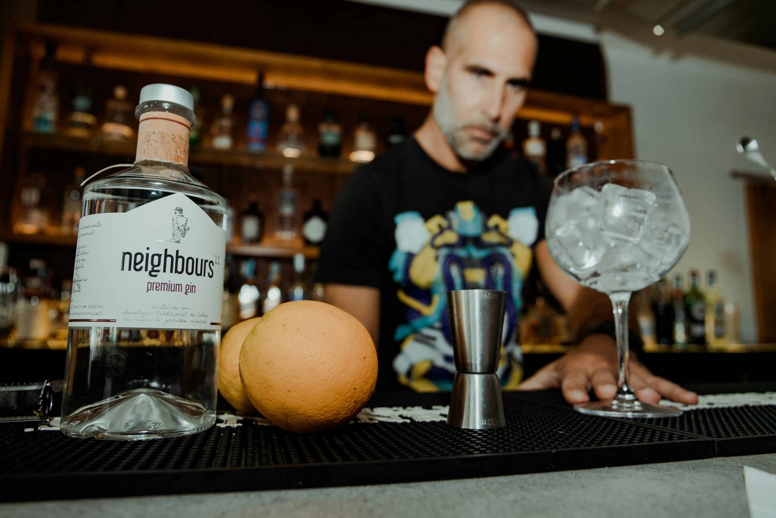 How to visit Figueira da Foz (Queen of Beaches)? 10 Let Gin it, at Maresia Bar