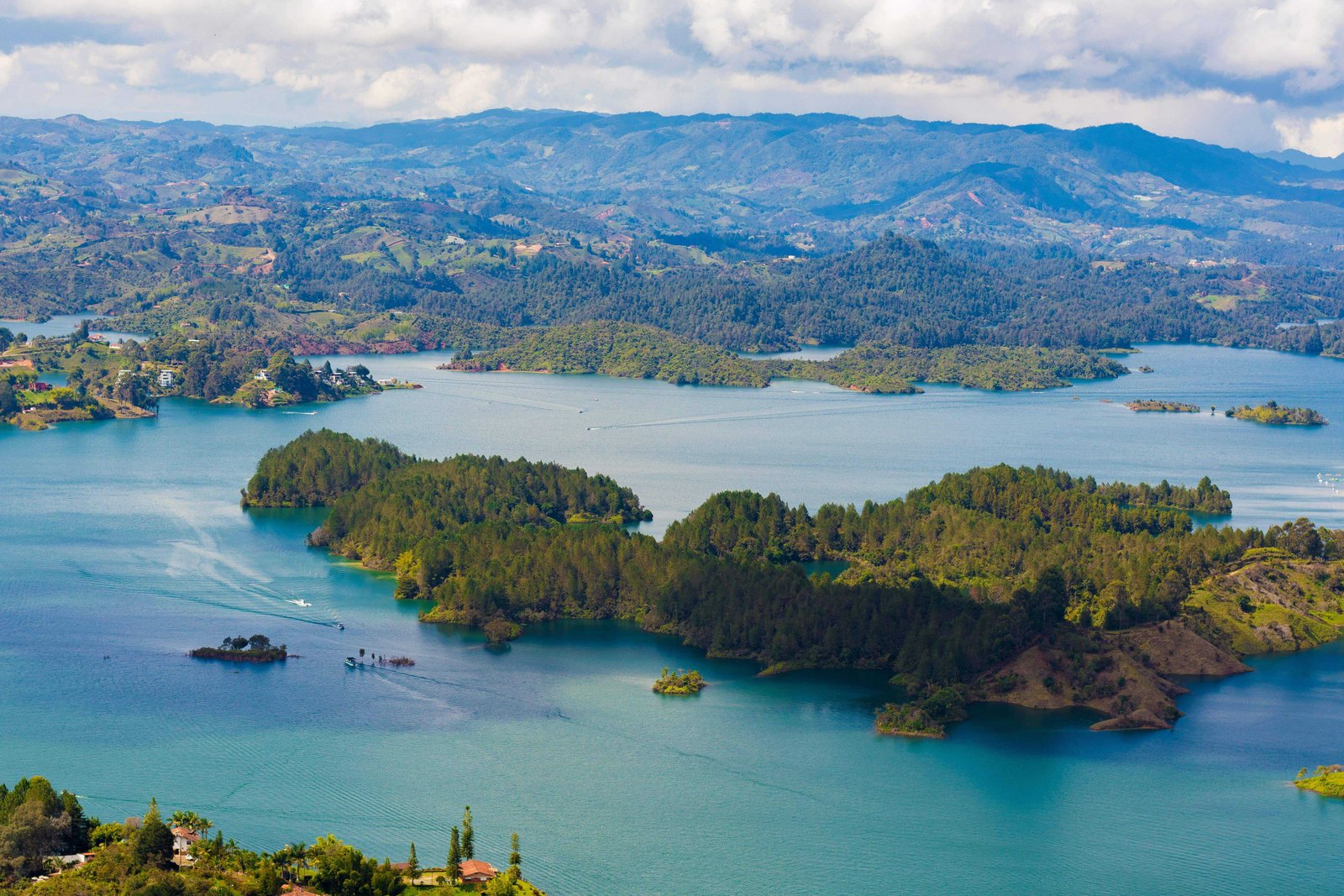 La Piedra Del Peñol: A Guide to Guatapé’s Rock 8 SLakes surrounding el penol de guatape!