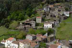 Candal as a shist village in lousa