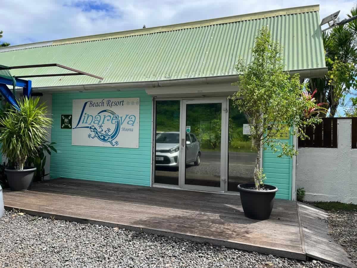 9 Best Moorea Overwater Bungalows + TIPS (2026 Update) 26 Linareva Moorea Beach Resort