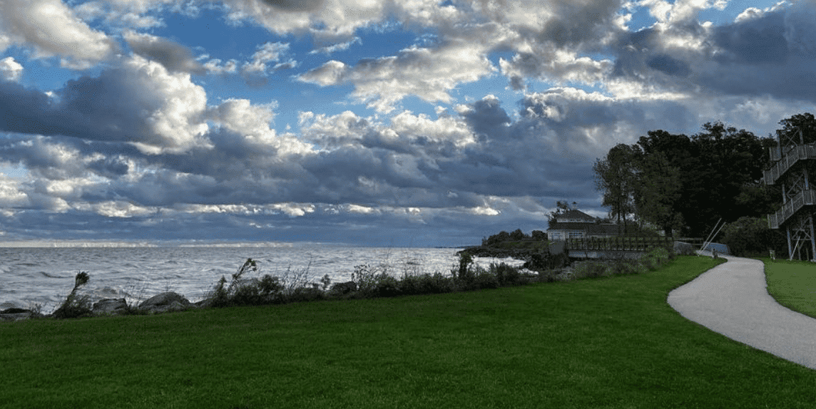 Geneva State Park in Ohio: What to Do (full guide)? 8 Geneva state park trail