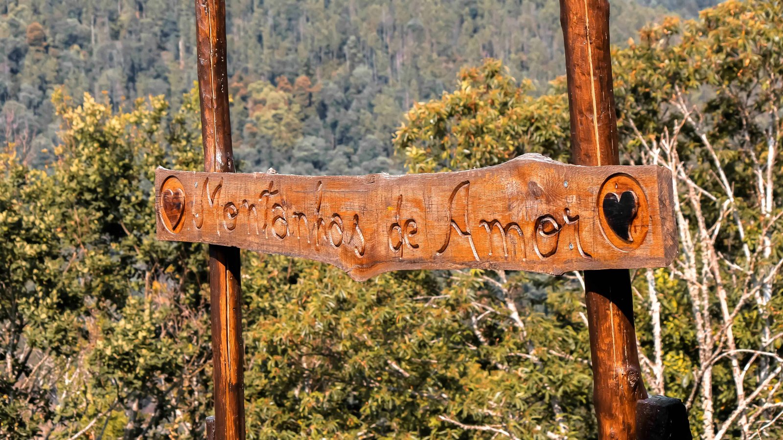 Lousã: A Guide to the Schist Villages and Trails in 2026 6 Welcoming sign