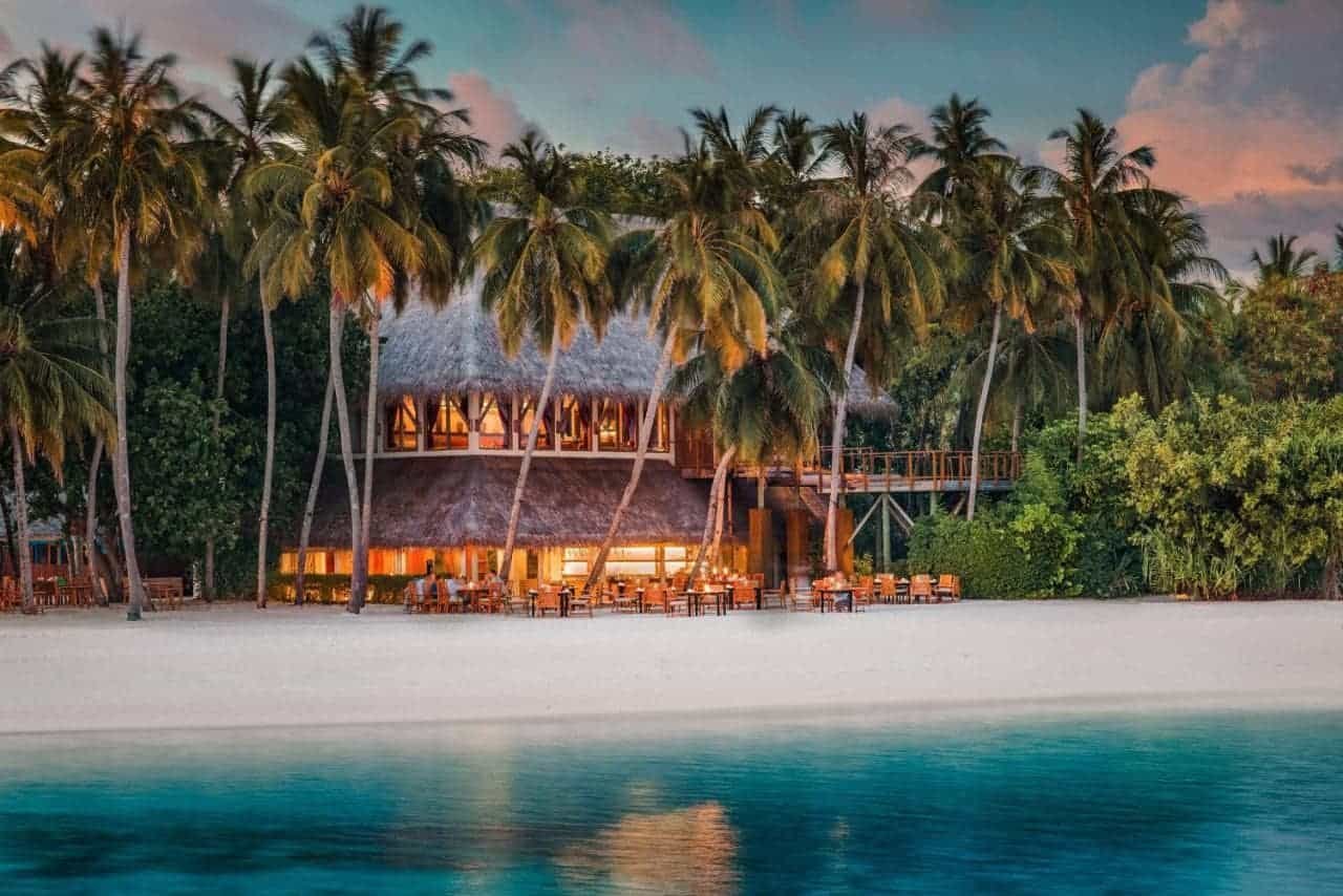 Bora Bora Island vs Maldives: Which island to choose in 2026? 3 Conrad Maldives Rangali Island