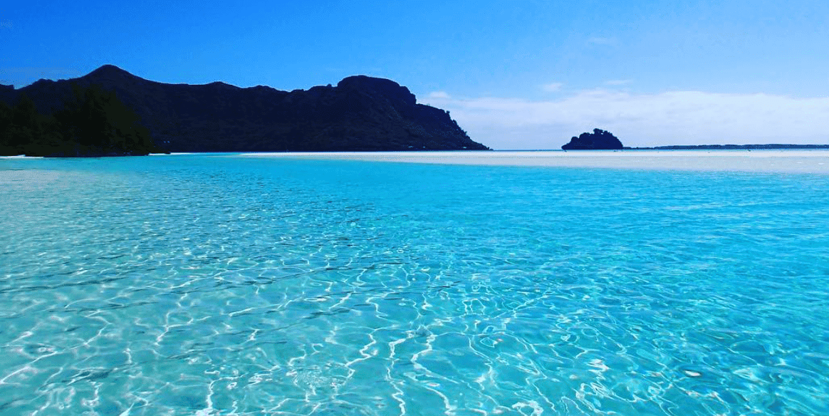 Raivavae French Polynesia: Your ULTIMATE Travel Guide for 2026! 8 Blue water in Raivavae