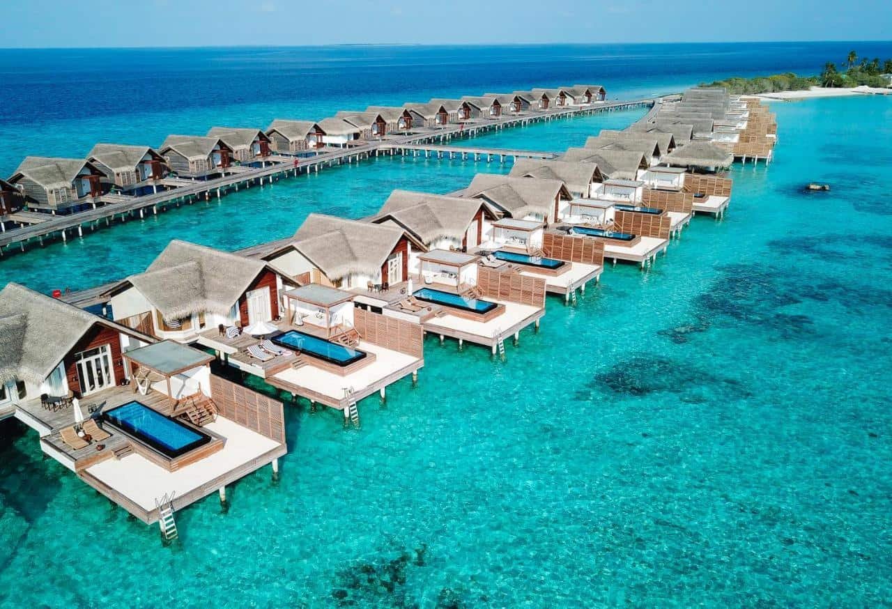 Bora Bora Island vs Maldives: Which island to choose in 2026? 9 Sirru Fen Fushi Private Lagoon Resort