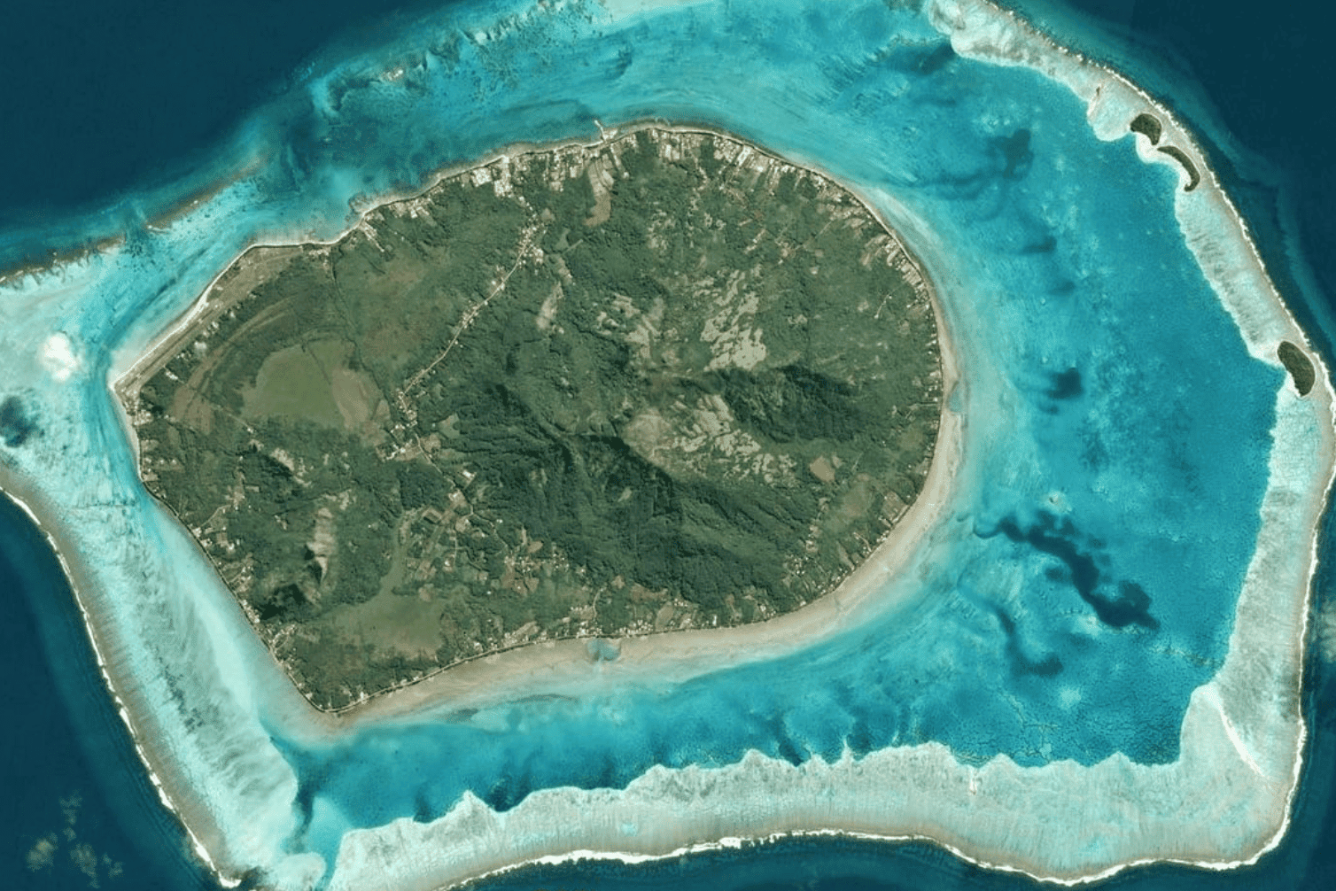 The TOP 12 Tahiti Beaches to Visit in 2026! 21 Tubuai