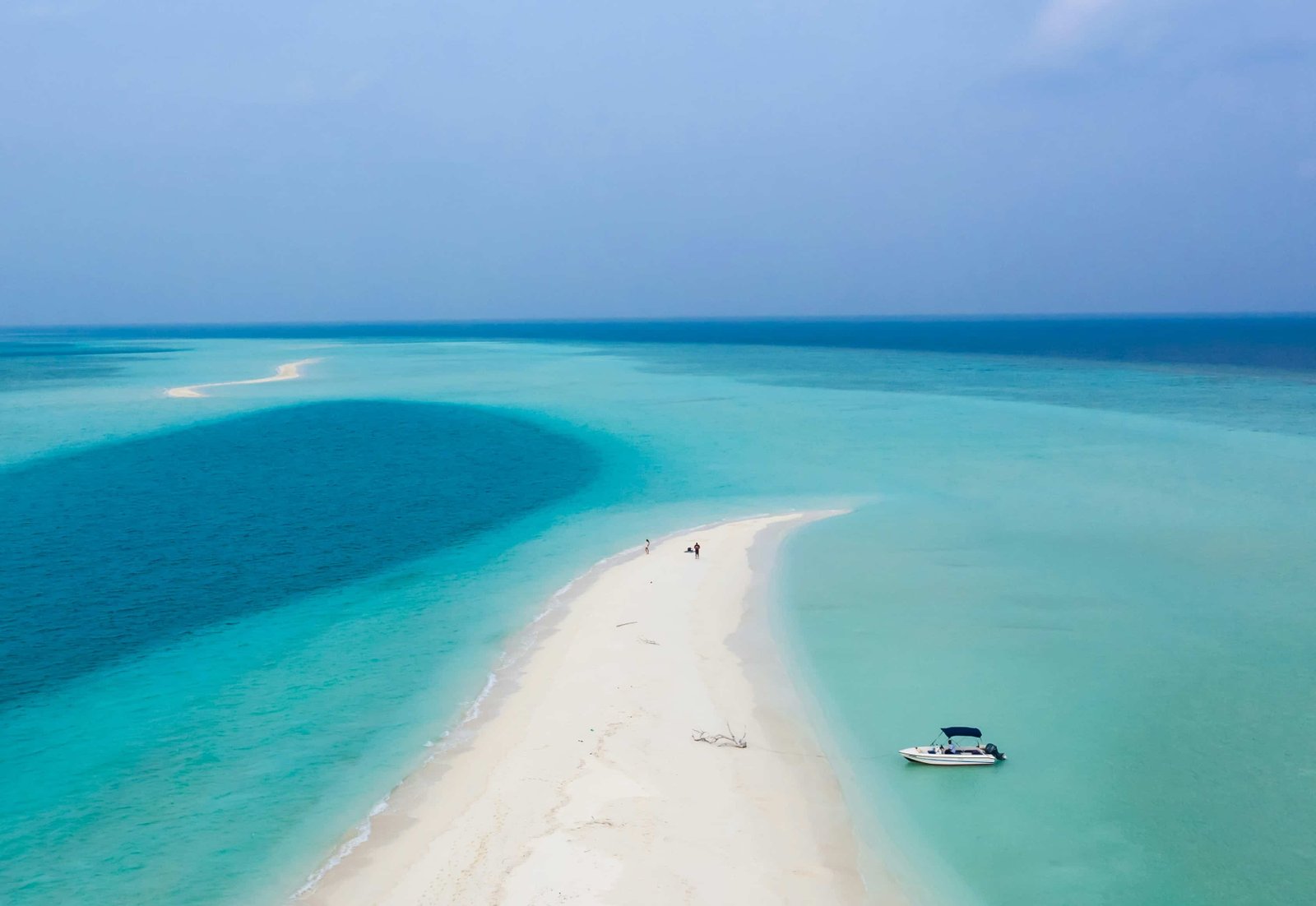 Bora Bora Island vs Maldives: Which island to choose in 2026? 11 Maldives