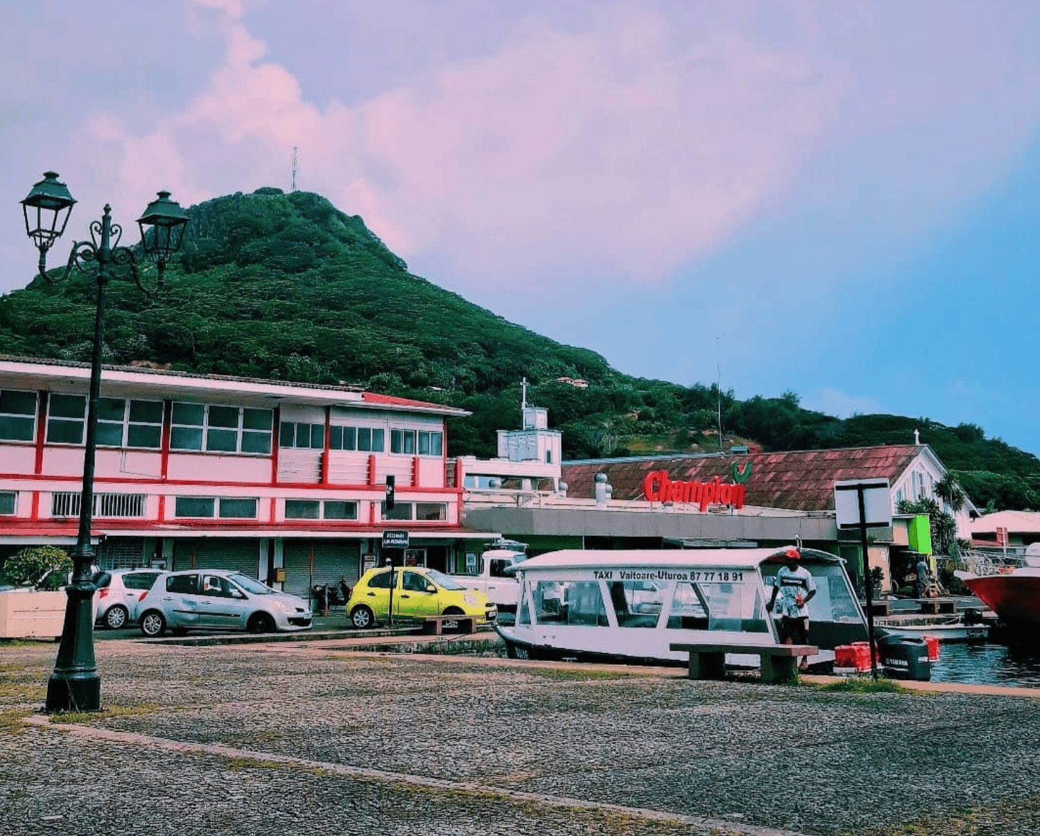 A Complete Guide to Raiatea Uturoa 7 Marina from Uturoa.