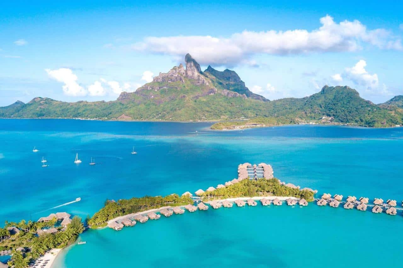 16 Best Overwater Bungalows in Tahiti (2026)! 5 The St. Regis Bora Bora Resort