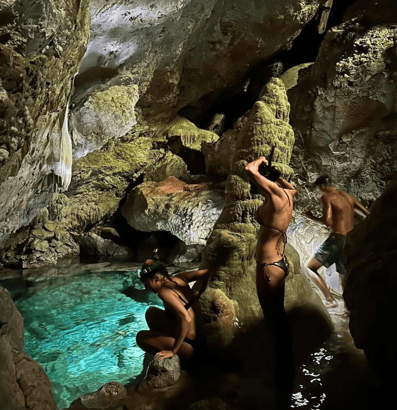 Makatea Island: The Complete Travel Guide (With Map)! 11 Caves in Makatea