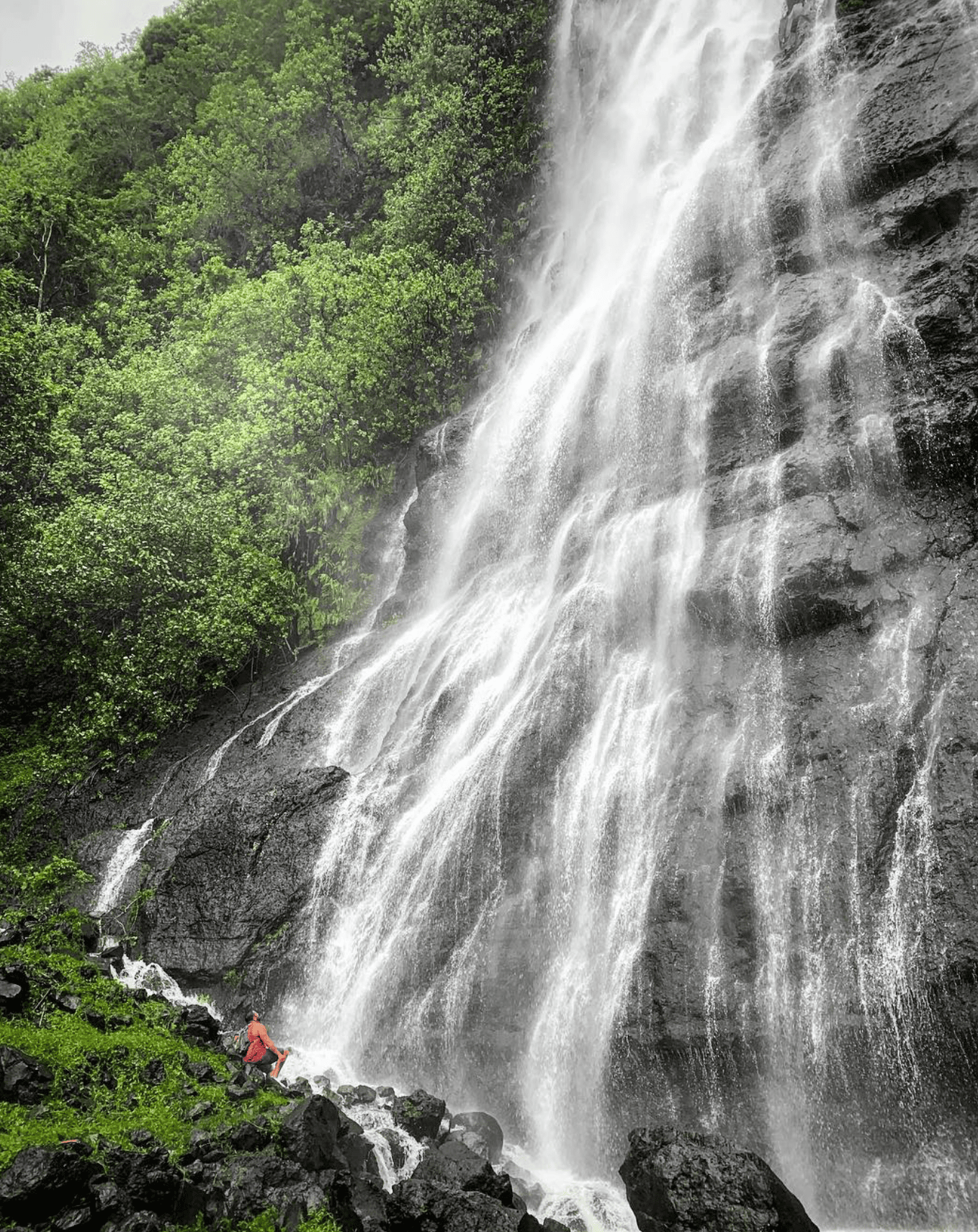 Moorea hiking: Top 10 trails to do when hiking in Moorea! 7 Afareaitu Waterfalls