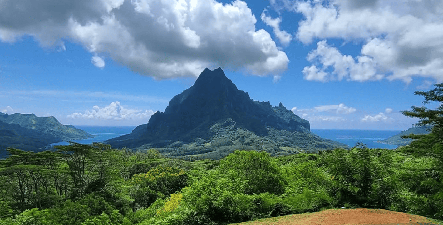 Moorea hiking: Top 10 trails to do when hiking in Moorea! 2 Belvedere Lookout