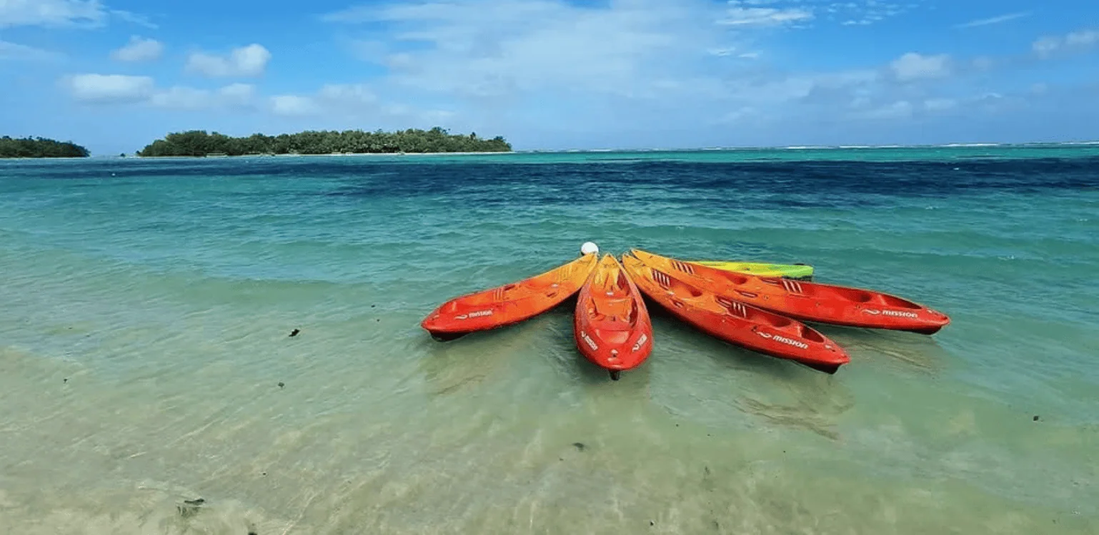 Kayaking to motu topu