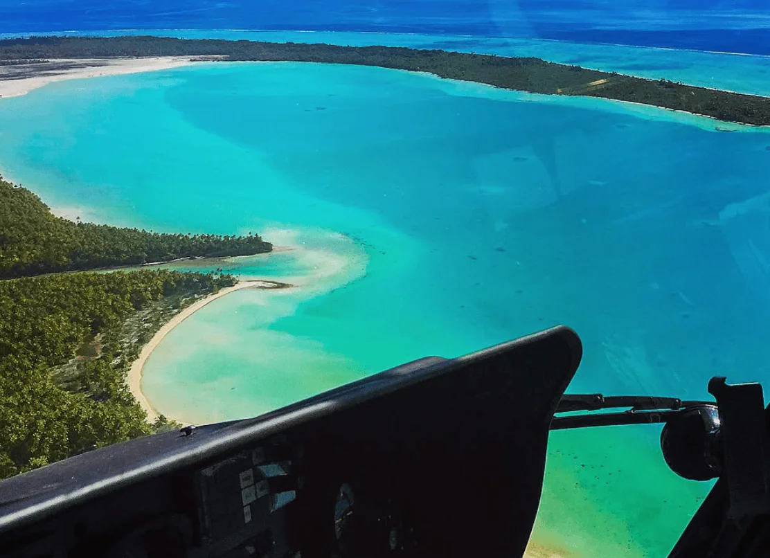 Helicopter tour to Tupai island