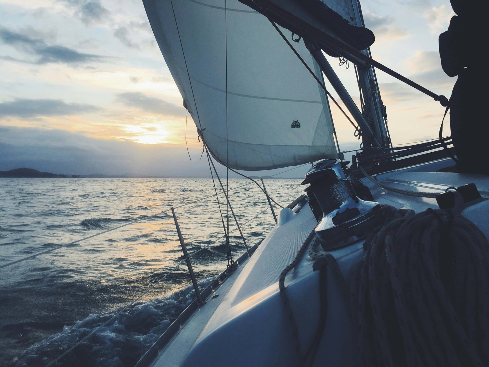 9 Sailing Travel Tips for a Smooth Trip 9 Sailing boat