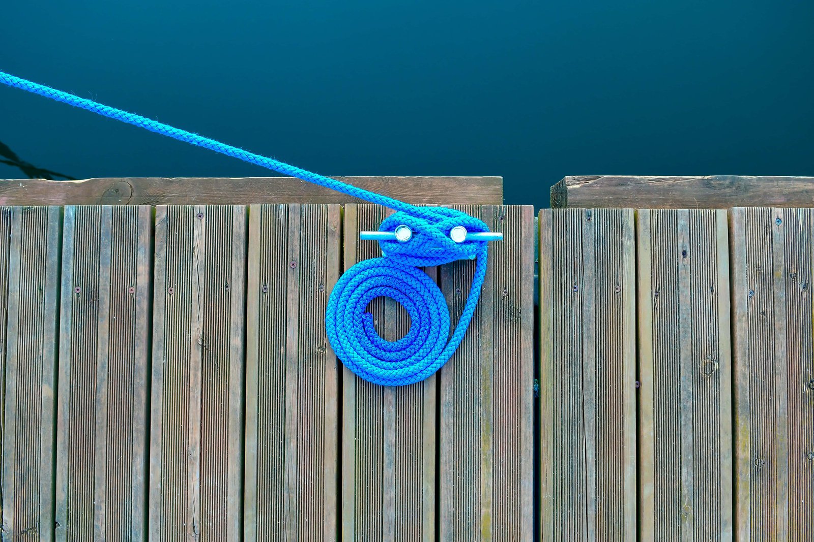 9 Sailing Travel Tips for a Smooth Trip 10 Learning a few knots is one of the sailing travel tips.