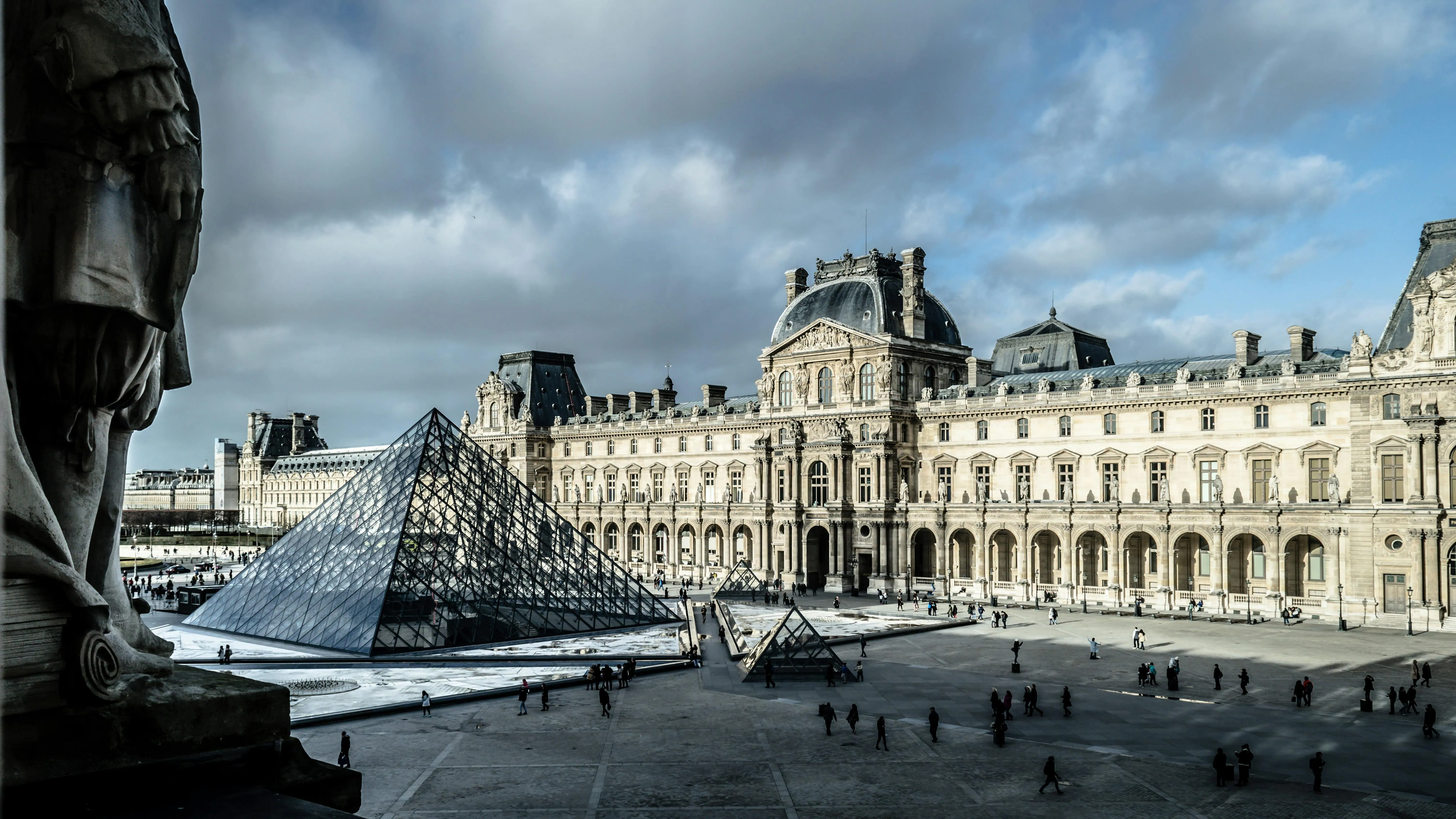 Louvre Museum from the ground