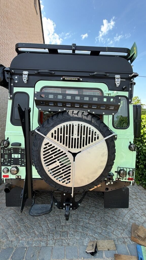 rear of the Defender from Lost Between Oceans