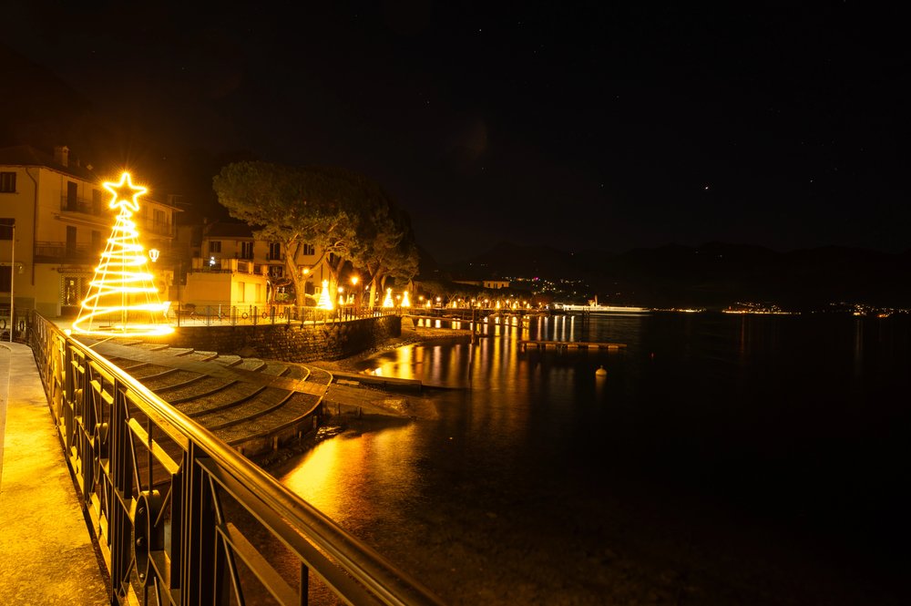 Best things to do in Lake Como, Italy: our local guide 62 Christmas lights at Lake Como