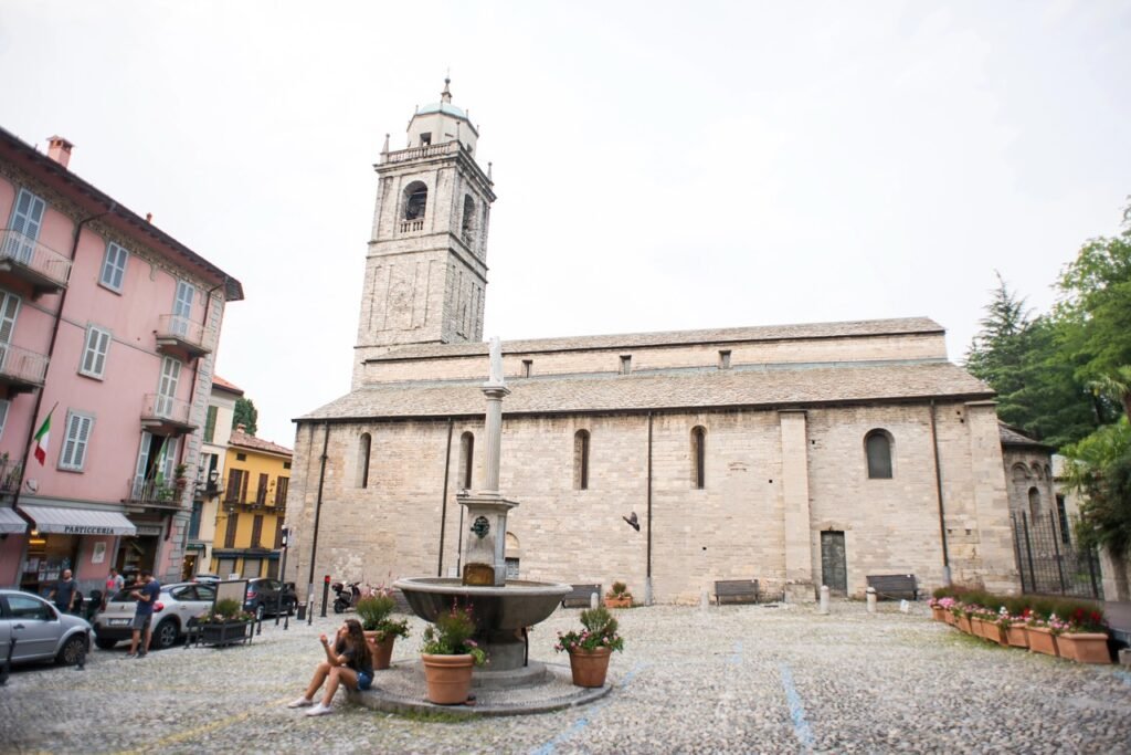 What Are The Best Things To Do In Bellagio ( Lake Como's most iconic town) 12 Square in Bellagio