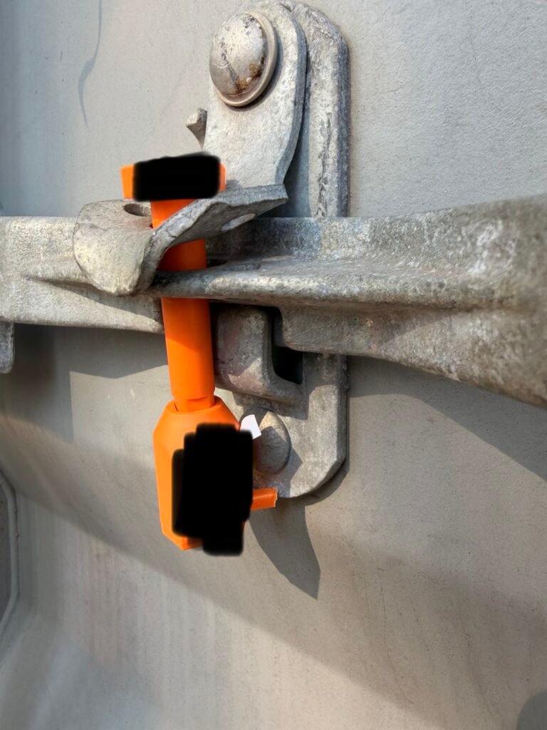 How to Ship a Car from Hamburg to Uruguay (Real 2026 Costs) 17 The seal that closes the container.